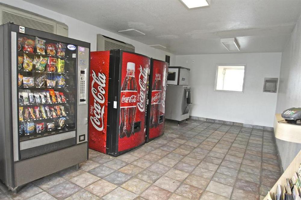 Regency Inn Tulsa Oakhurst Amenities photo